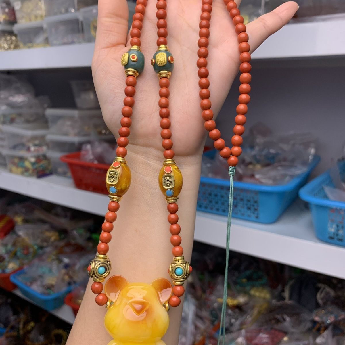 新款高瓷红石松石小熊配饰毛衣链项链流行款手工DIY设计