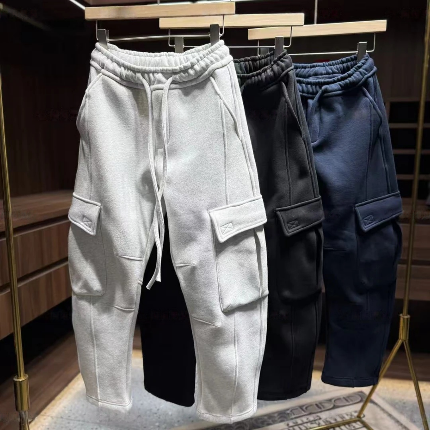 冬季新款简约百搭休闲男士加绒直筒休闲裤多口袋抽绳设计工装卫裤