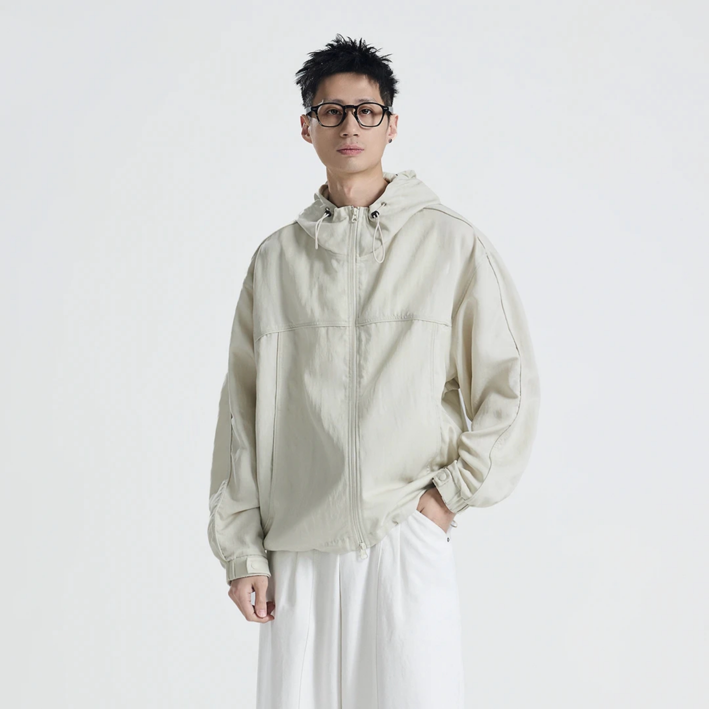 春季上新极简风男士高品质男士薄款夹克纯色显瘦户外抽绳连帽外套