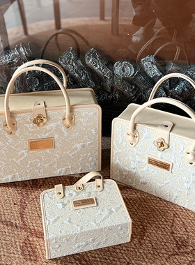 结婚订婚手提包包伴手礼盒子送伴娘喜糖空盒宝宝宾客宴席回礼包装