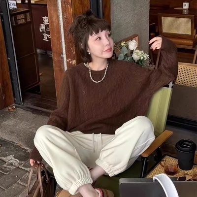 戎美衣尚新款圆领麻花羊毛女宽松慵懒风针织上衣高级感套头毛衣