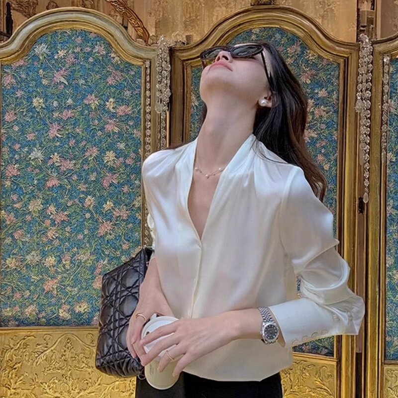 缎面V领白衬衫女高级感垂感 通勤气质长袖衬衣职业百搭上衣