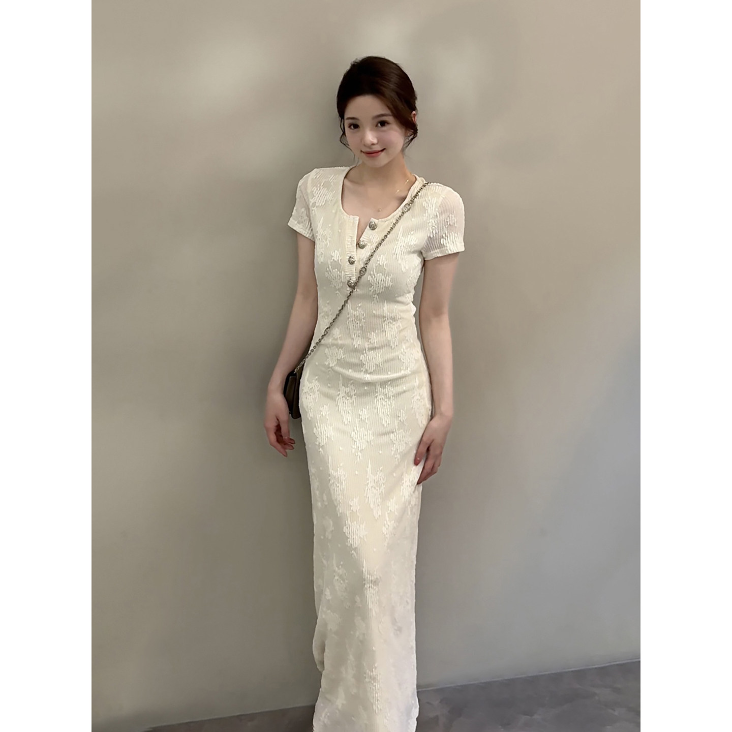 颂宋 夏季新款法式提花温柔时尚甜美减龄白色V领连衣裙DT2025