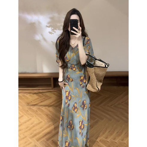 大婷婷夏季印花蝙蝠袖收腰长裙