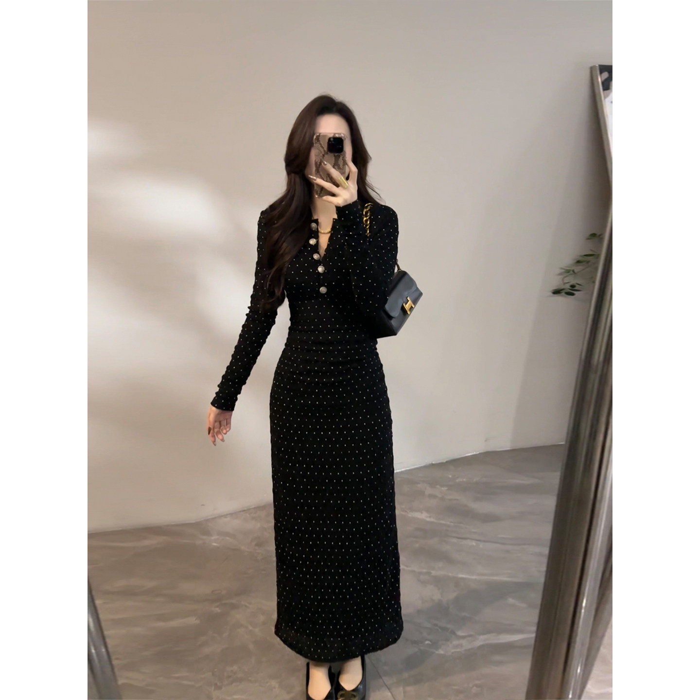 大婷婷 冬季新款V领连衣裙时尚波点法式复古裙子气质长裙DT1806