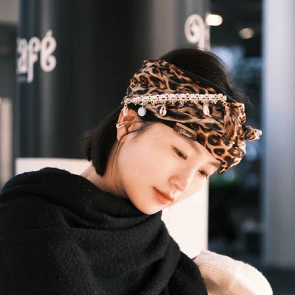复古豹纹头巾发带女秋冬欧美风装饰流苏丝巾百搭气质头饰显脸小