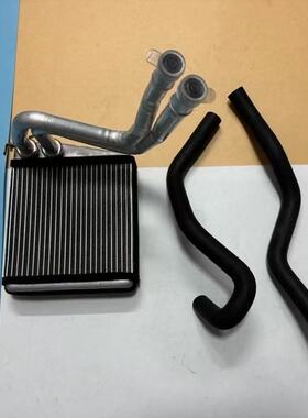 适用颐达骐达骊威骏逸轩逸NV200暖风机水箱暖风水箱进出水管