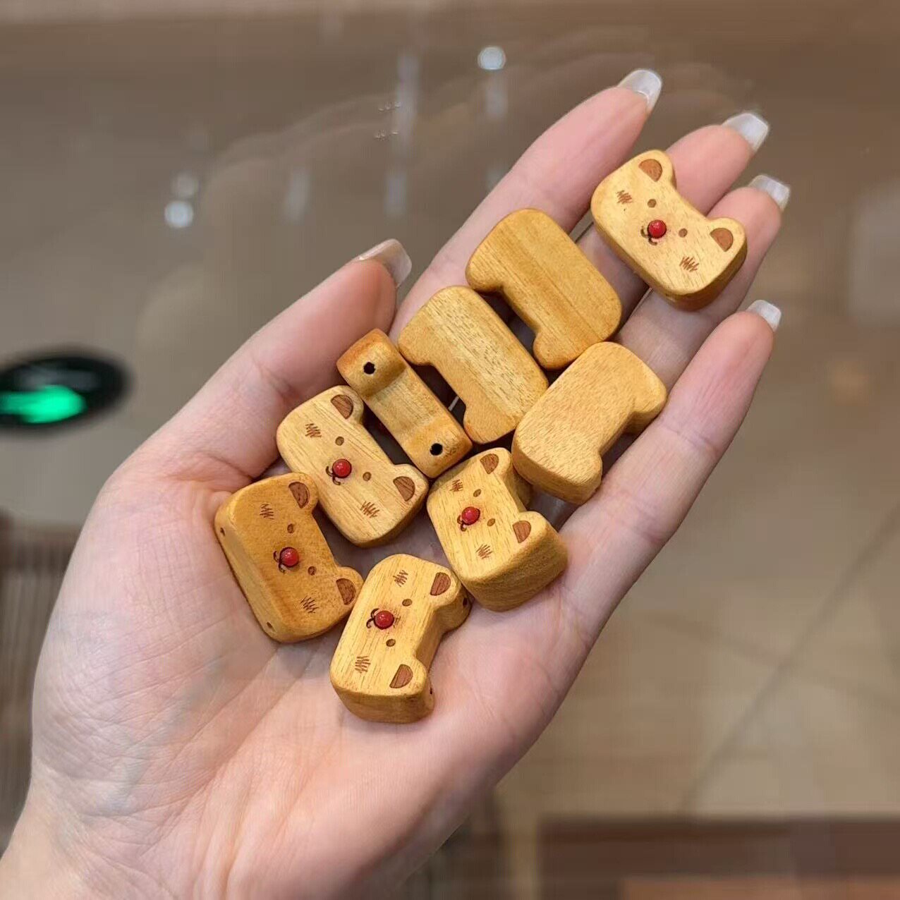 黄金檀木可爱小熊二饼双孔猪鼻孔手持配件手工diy文玩饰品配饰