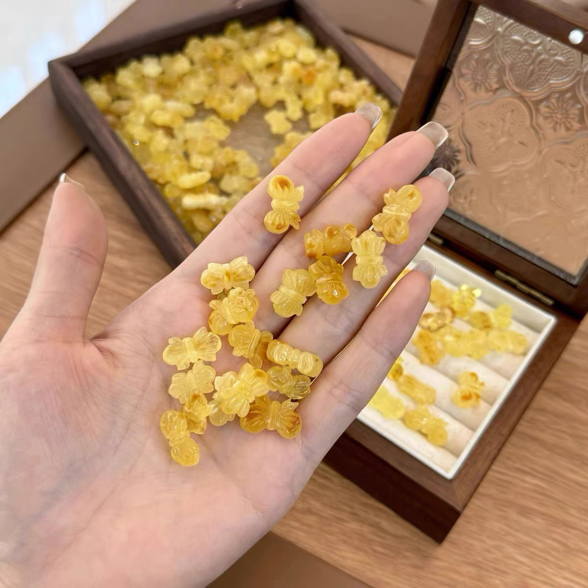 天然蜜蜡雕刻蝴蝶结 diy配件手工编织手绳项链文玩佛珠手串配饰品