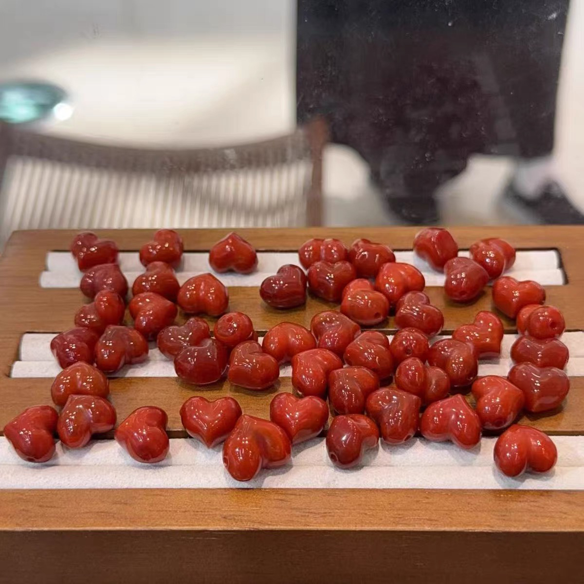 红玛瑙雕刻爱心屁桃满色满肉通孔diy配件隔珠散珠文玩手串配饰