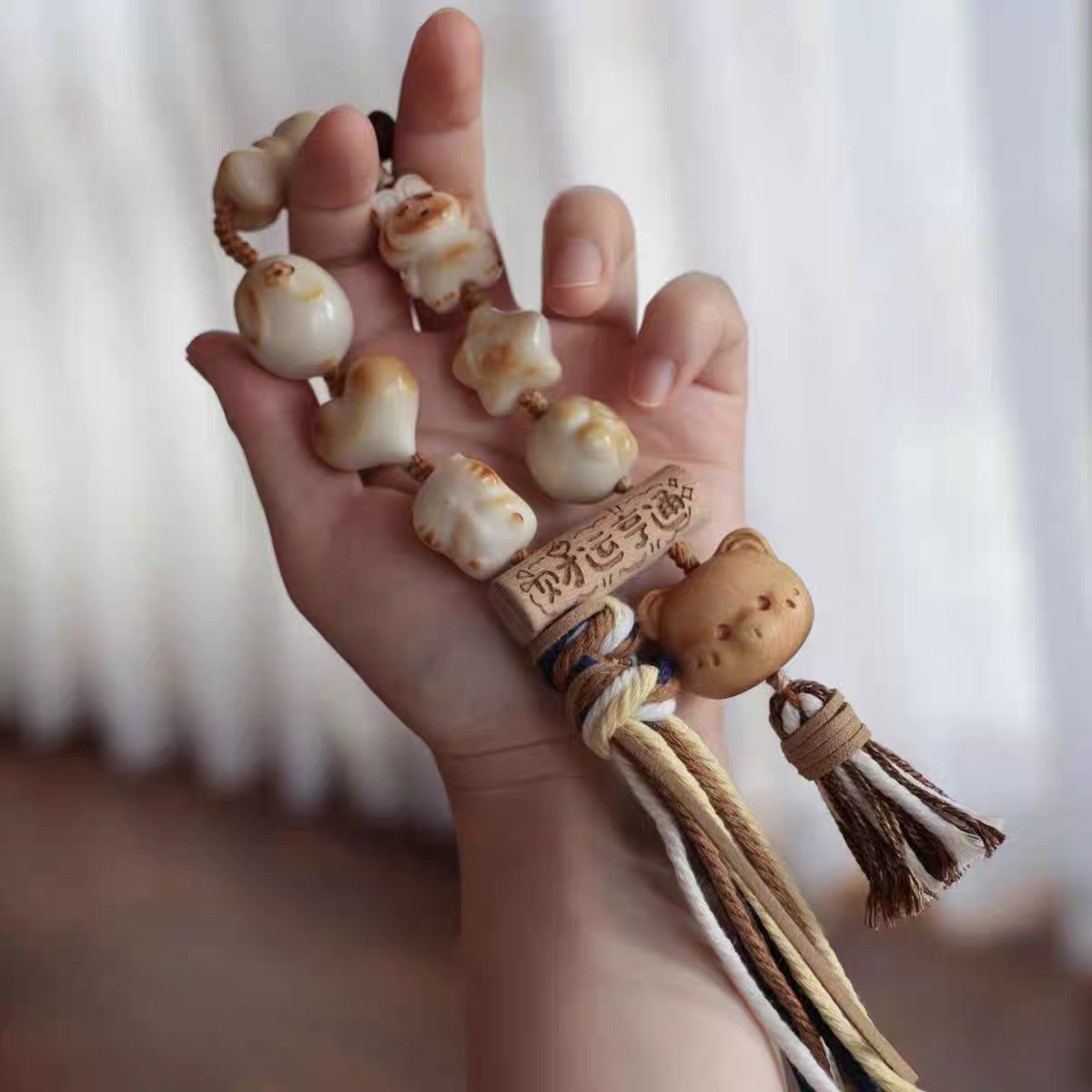 榉木雕刻日进斗金财运亨通双孔配件diy手持手把件隔珠文玩配饰