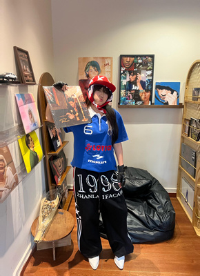 Mowalola魔娃洛啦天使战马短袖