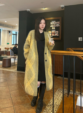 MQ89160秋冬MACQNF高档撞色拼接超级马海绒菱格中长款开衫外套女