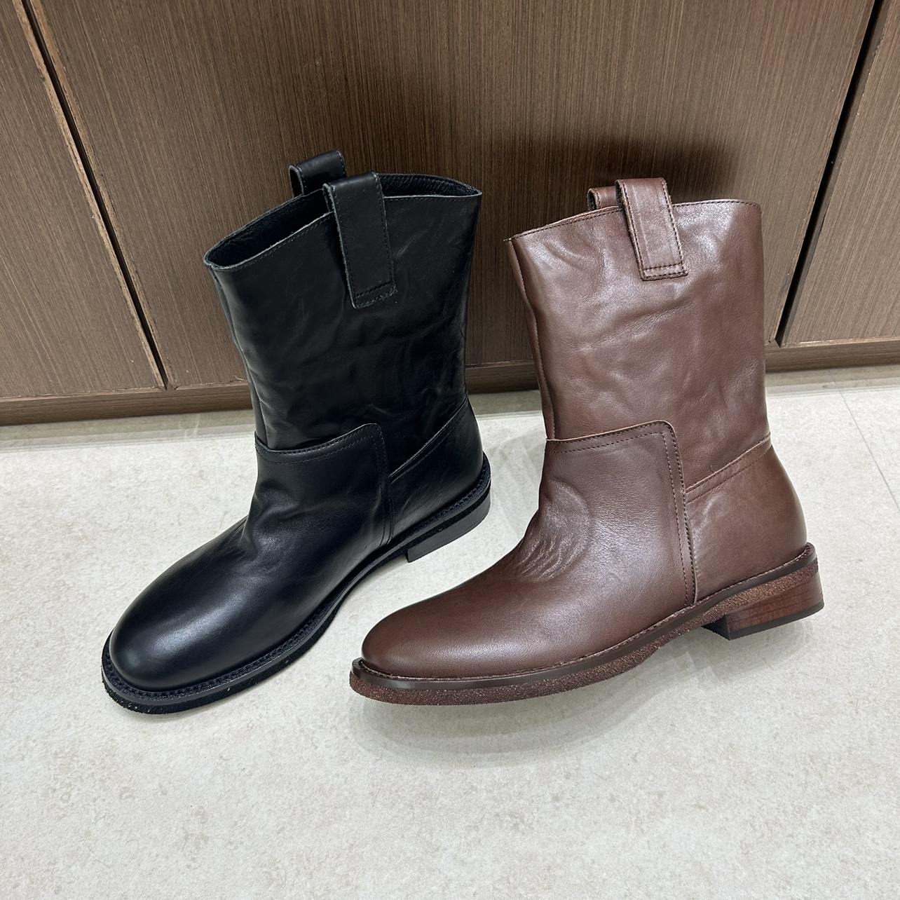 欧洲站女靴软皮女鞋2025新款真皮休闲鞋系带百搭舒适马丁靴潮鞋