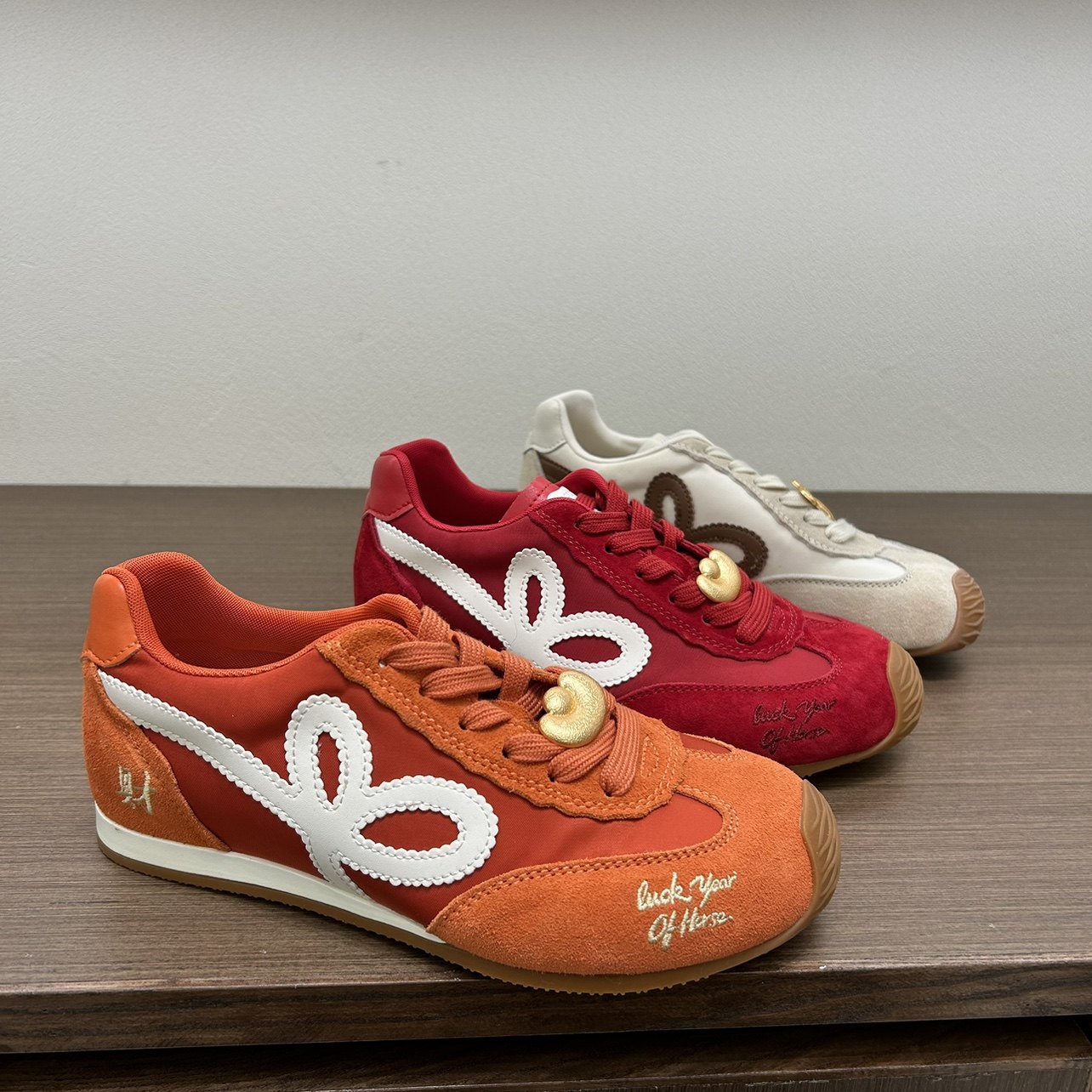 欧洲站简约透气运动休闲鞋2026年春季新款时尚百搭平底德训鞋女鞋,女鞋,时尚休闲鞋,淘宝优惠券,粉丝福利购,淘宝优惠卷