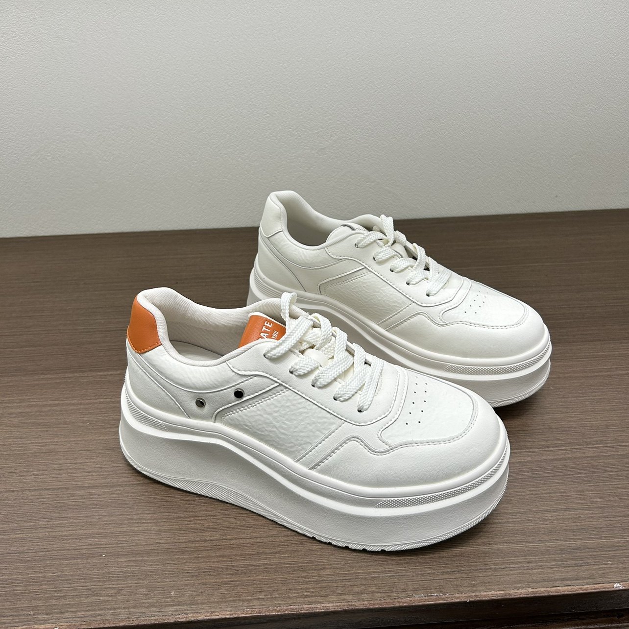 欧洲站女厚底小白鞋女2026春季新款单鞋减龄百搭轻便透气休闲板鞋,女鞋,时尚休闲鞋,淘宝优惠券,粉丝福利购,淘宝优惠卷