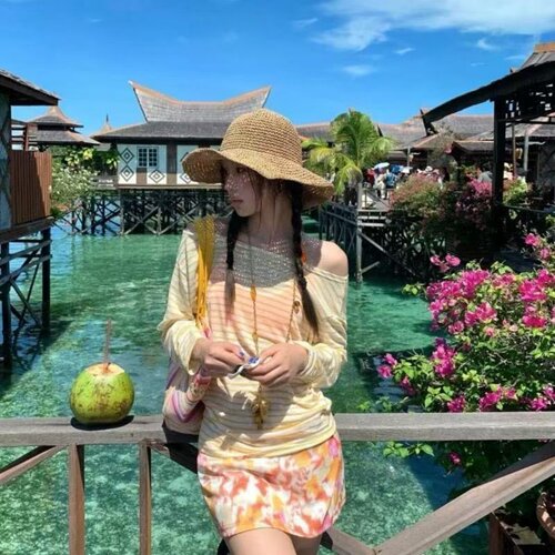 度假条纹防晒显瘦比基尼泳衣女