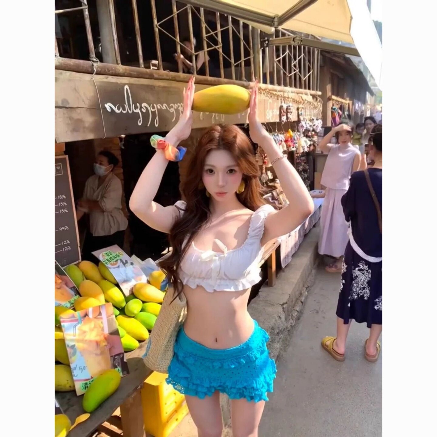 2026甜美度假比基尼两件套女白色吊带上衣蓝色花边蛋糕裙分体泳衣