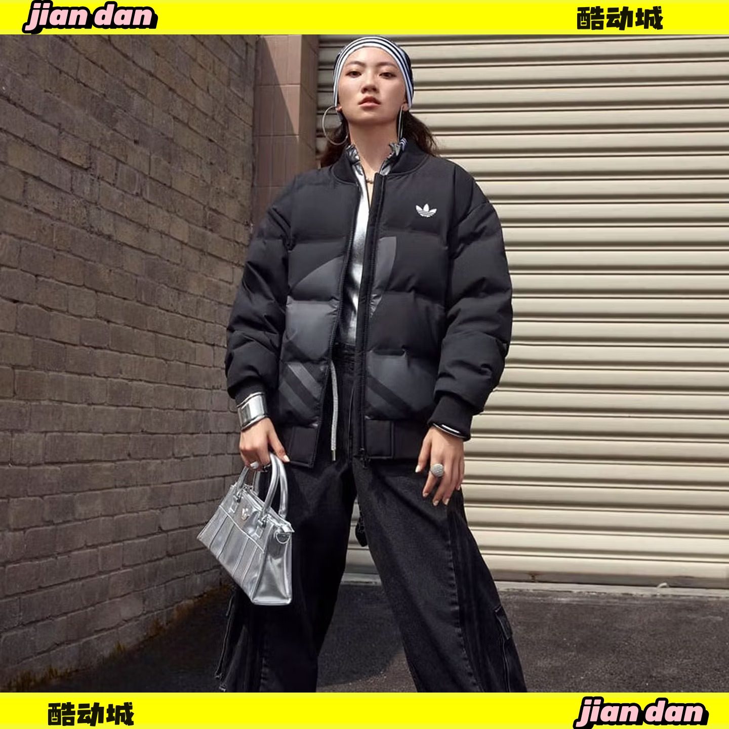 阿迪达斯三叶草600蓬羽绒服