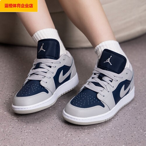 NIKE轻便休闲鞋女秋季新款