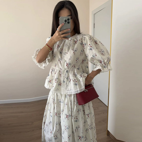 碎花泡泡袖衬衫A字半身裙两件套