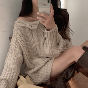 韩国chic秋冬温柔慵懒风圆领侧边纽扣麻花纹设计宽松长袖 针织毛衣