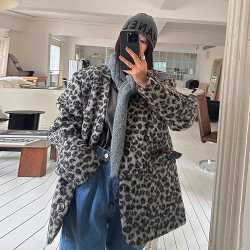 复古洋气V领豹纹羊羔毛棉服外套