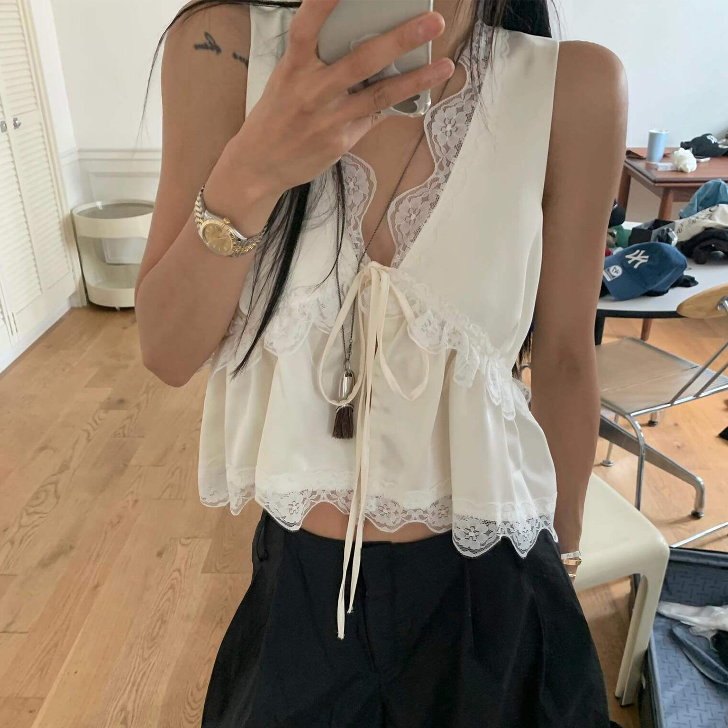 小性感蕾丝花边V领短款背心上衣图片