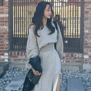 韩国chic秋季小众个性露肩百搭短款卫衣+高腰开叉设计半身裙套装