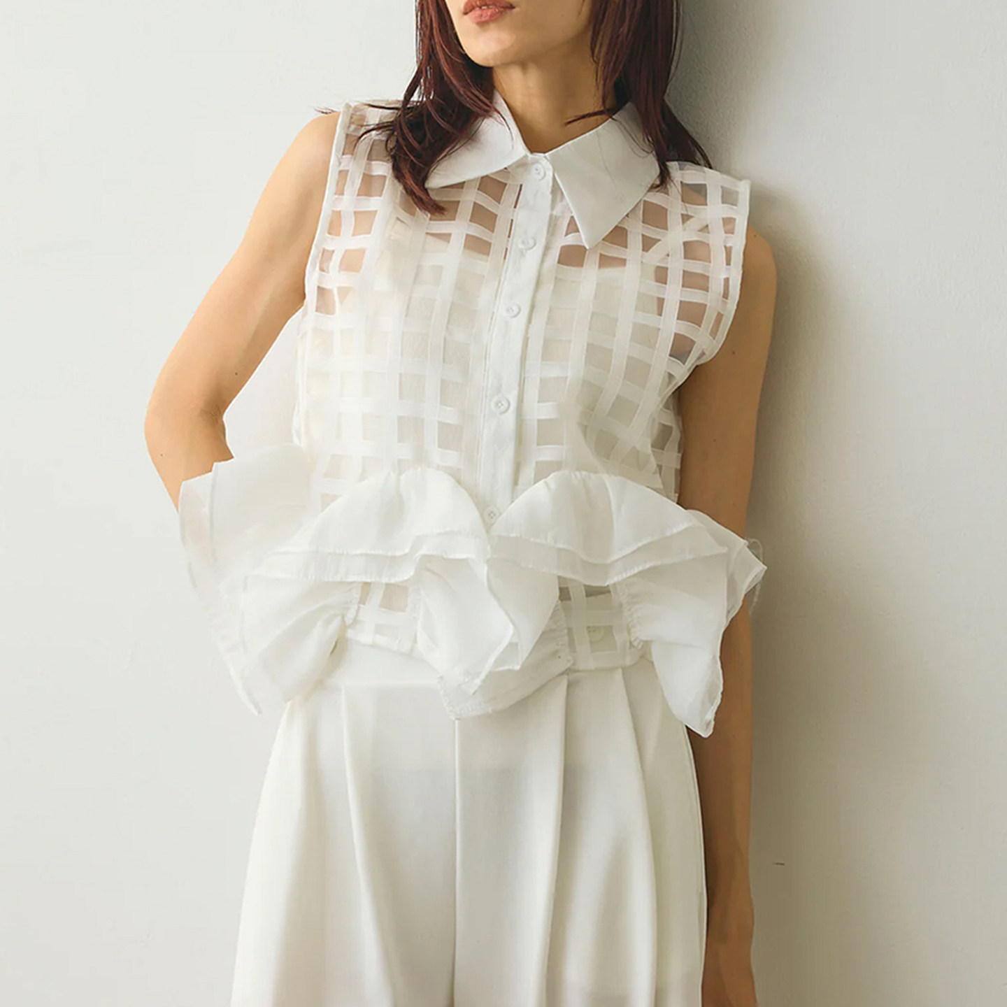 良良家 春季新款甜美立体拼接花边翻领单排扣无袖透明蕾丝衫女