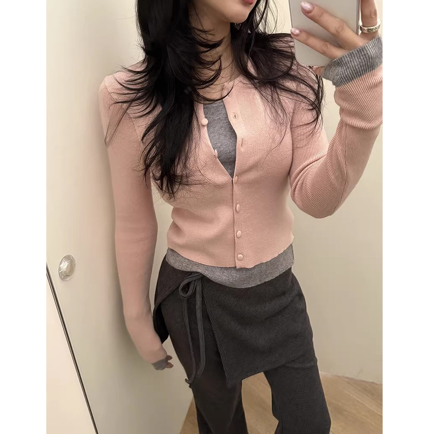 设计感撞色假两件V领长袖针织衫女早春新款修身百搭套头毛衣上衣,女装/女士精品,毛针织衫,淘宝优惠券,粉丝福利购,淘宝优惠卷