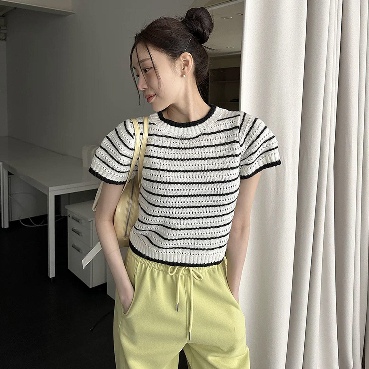 良良家设计感撞色条纹镂空圆领短袖针织衫女夏季新款减龄套头毛衣