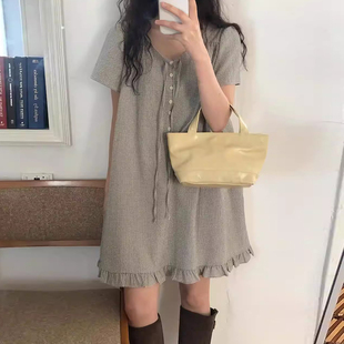 新款 良良家 连衣裙女春季 纹V领细带短袖 木耳边裙摆直筒裙 温柔风格