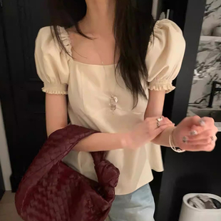良良家 甜美减龄纯色方领泡泡袖衬衫女春季新款法式气质百搭上衣