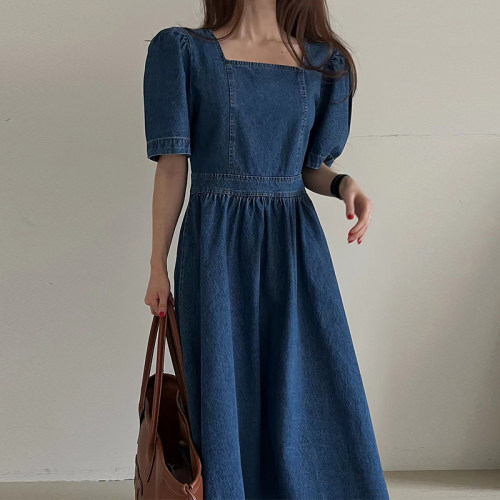 chic方领褶皱泡泡袖牛仔连衣裙女