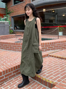 侧边大口袋宽松工装背心裙连衣裙