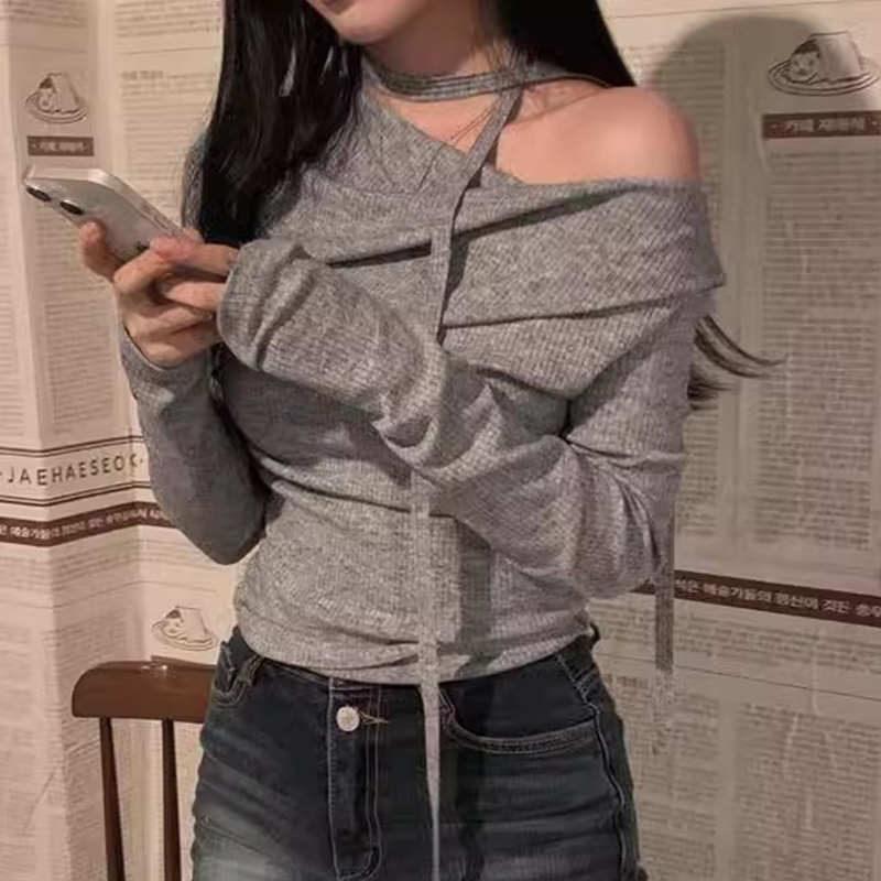 不规则斜领露肩长袖打底T恤