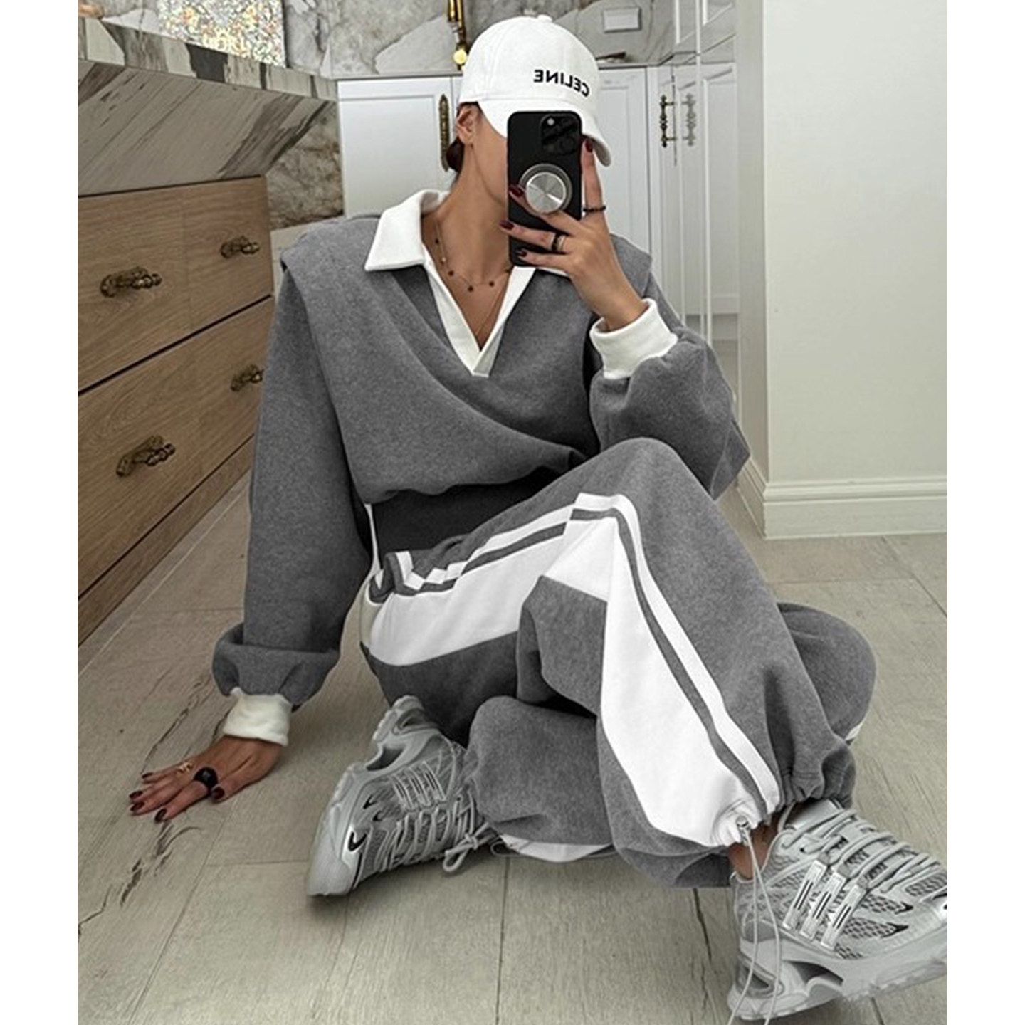 翻领百搭短款卫衣休闲裤长裤