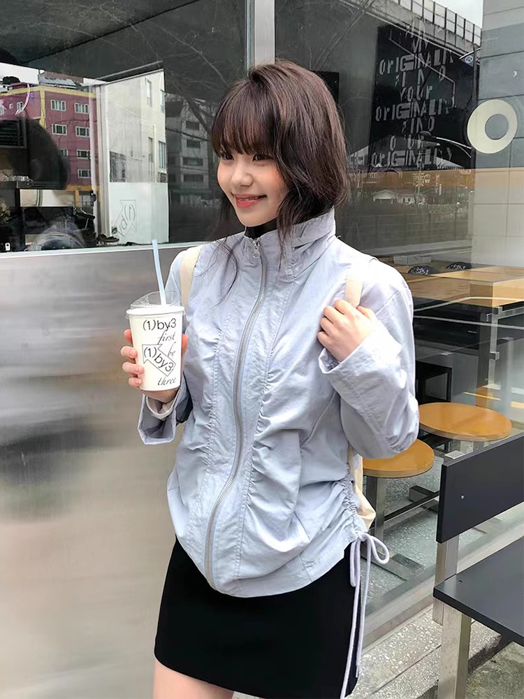 侧边抽绳褶皱拉链短款防晒外套女