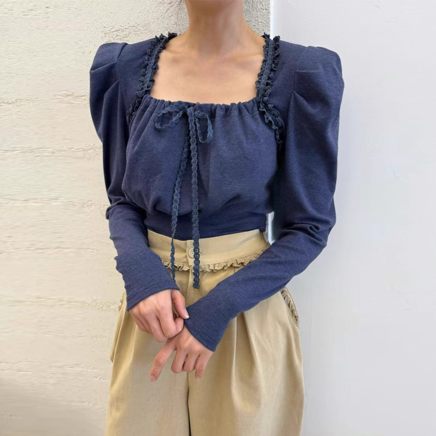 蕾丝花边百搭系带泡泡袖衬衫