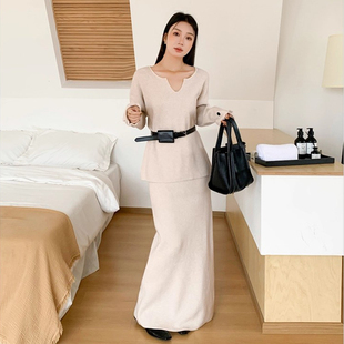 时尚套装小V领收腰显瘦针织毛衣女2025冬季新款高腰直筒半身裙子