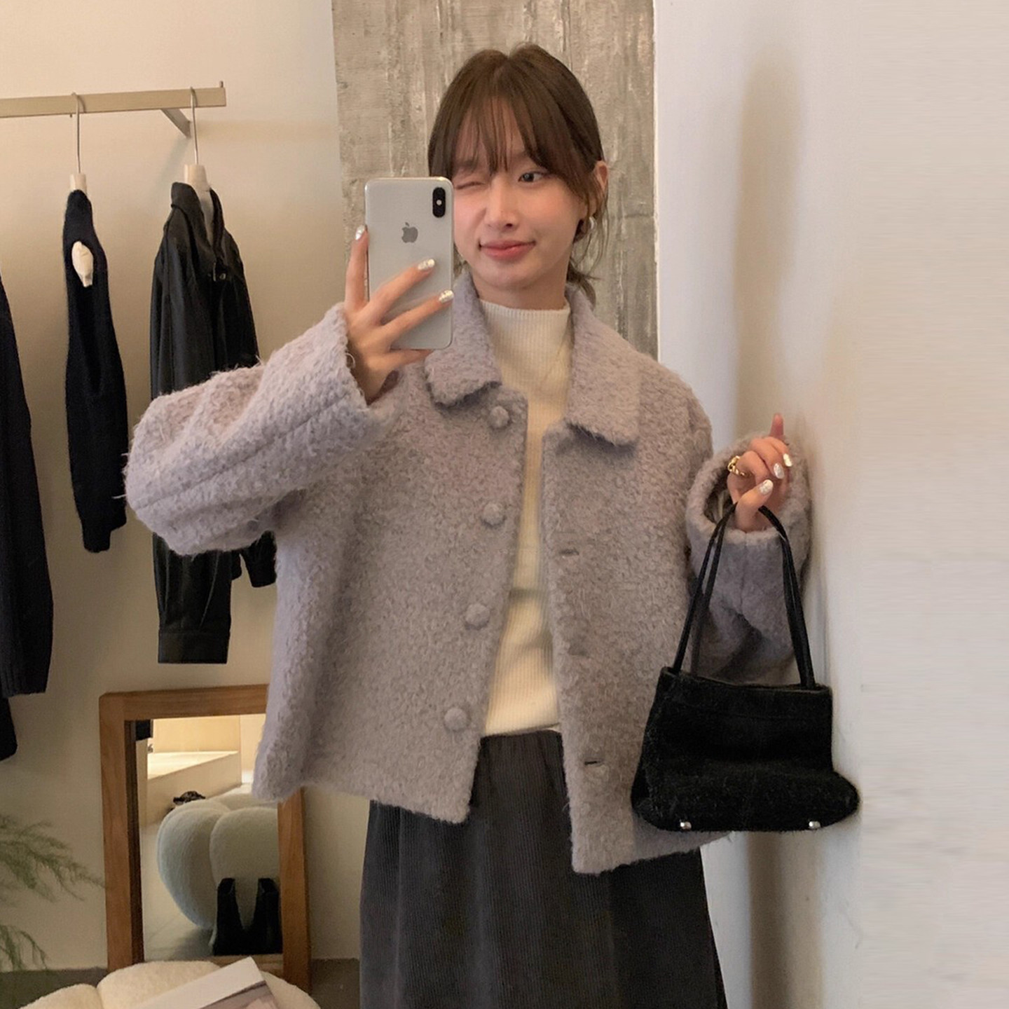 翻领毛茸茸短款小香风外套