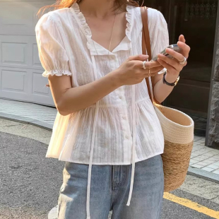 新款 良良家法式 女夏季 衬衫 肌理感单排扣上衣 木耳边V领飘带短袖