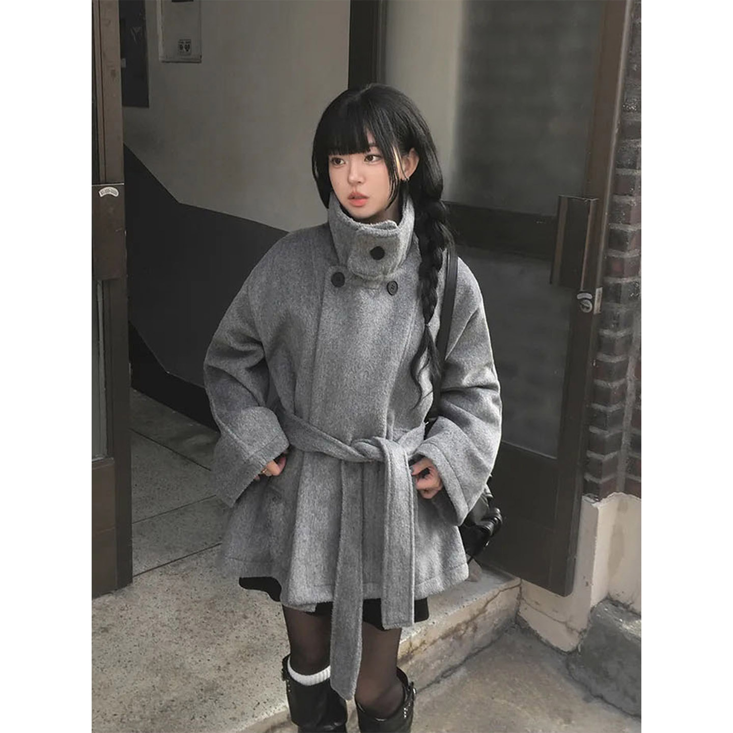 良良家高级感灰色毛呢外套女秋冬季韩版复古气质立领系带呢子大衣