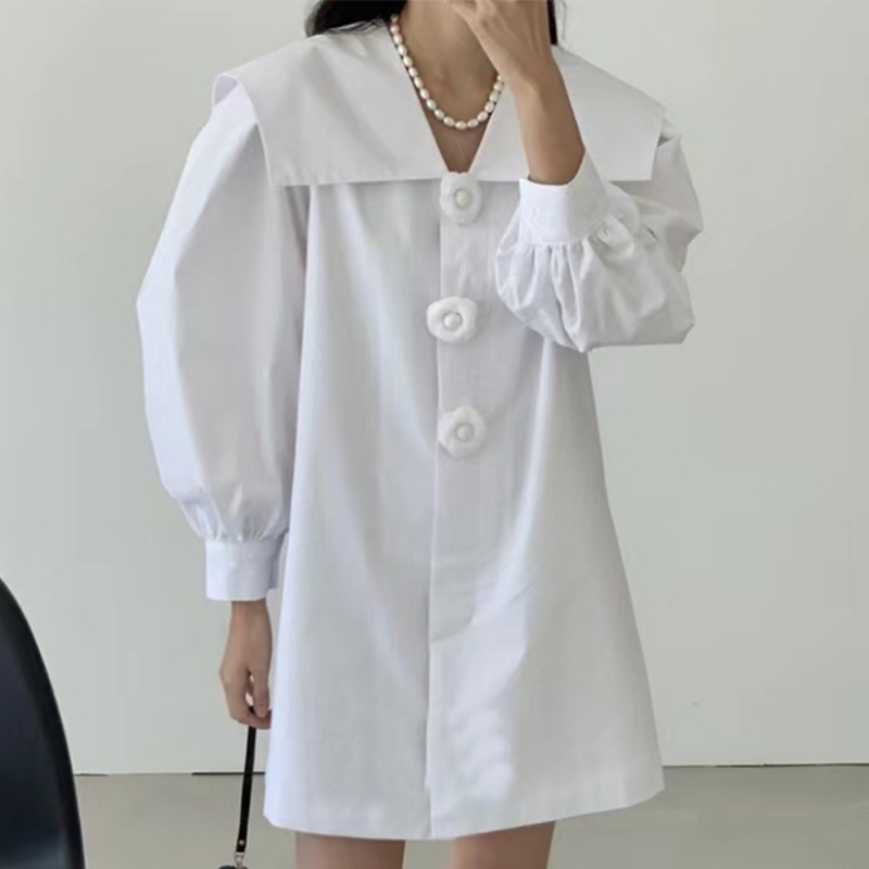 chic海军领花朵扣衬衫式连衣裙女
