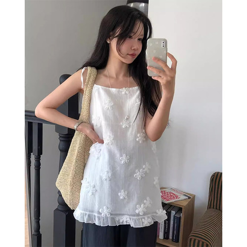 甜美小清新花朵绣花吊带背心女