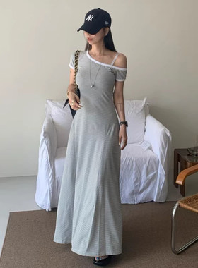 设计感斜领露肩条纹连衣裙女