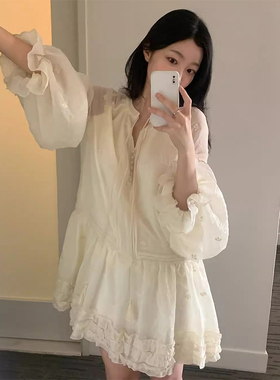 韩国chic春季新款甜美风刺绣钩花拼接木耳边小个子喇叭袖连衣裙女