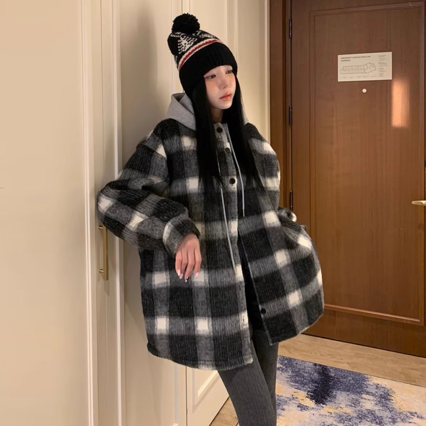 学院风撞色拼接连帽格子呢子外套女2025冬季新款单排扣不对称上衣