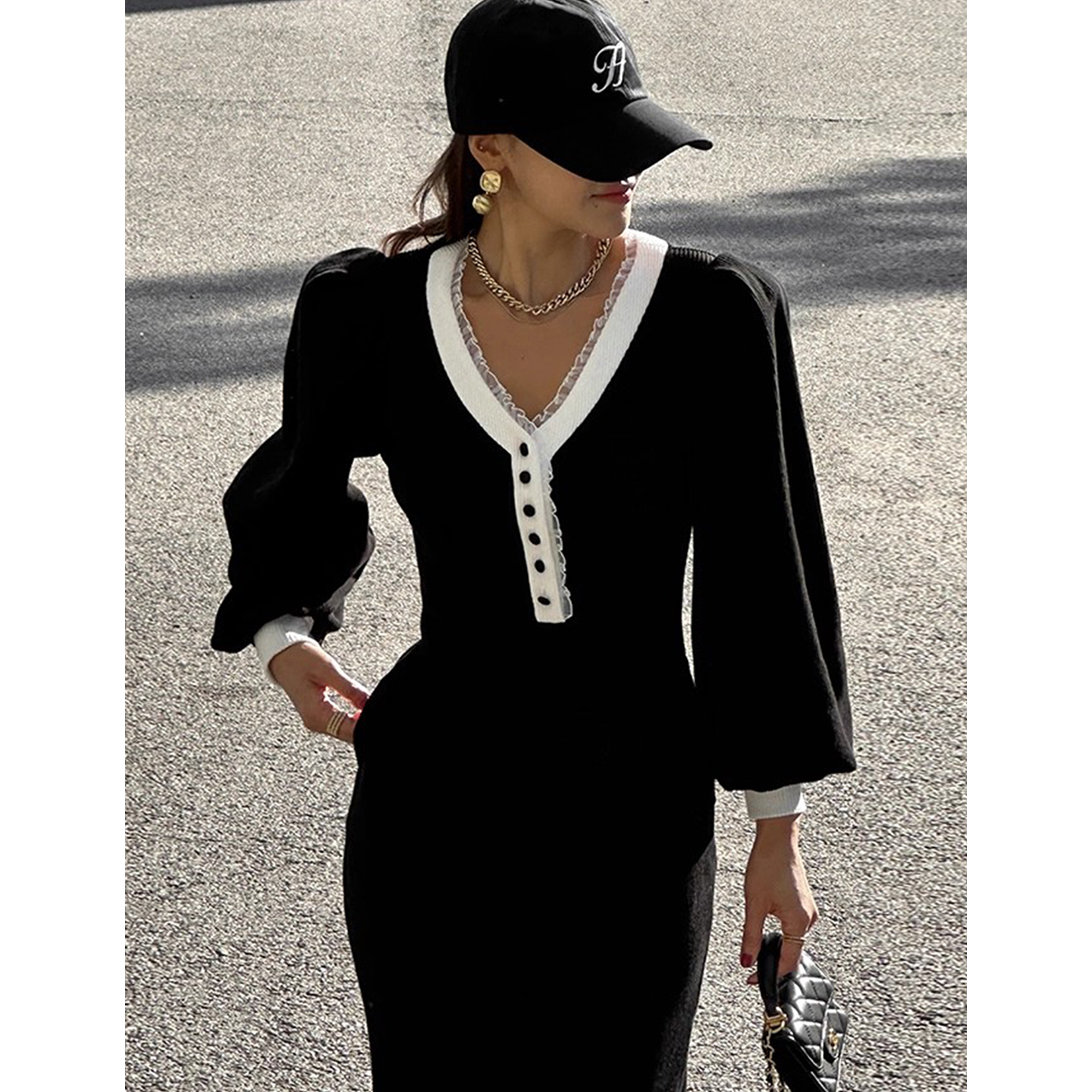 洋气撞色V领拼接花边针织连衣裙